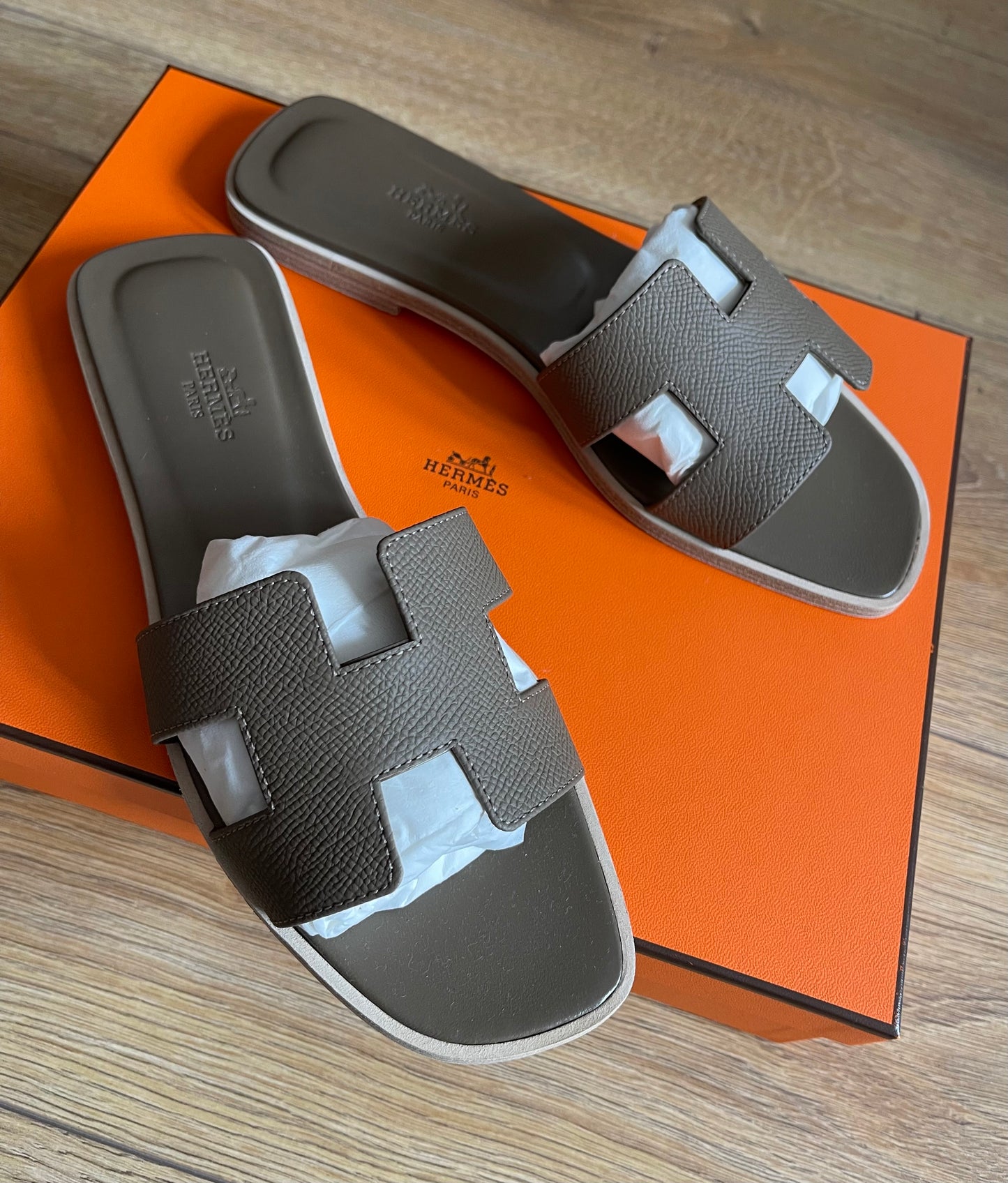 [HERMÈS] Sandals Oran / Étoupe / Size 38.5